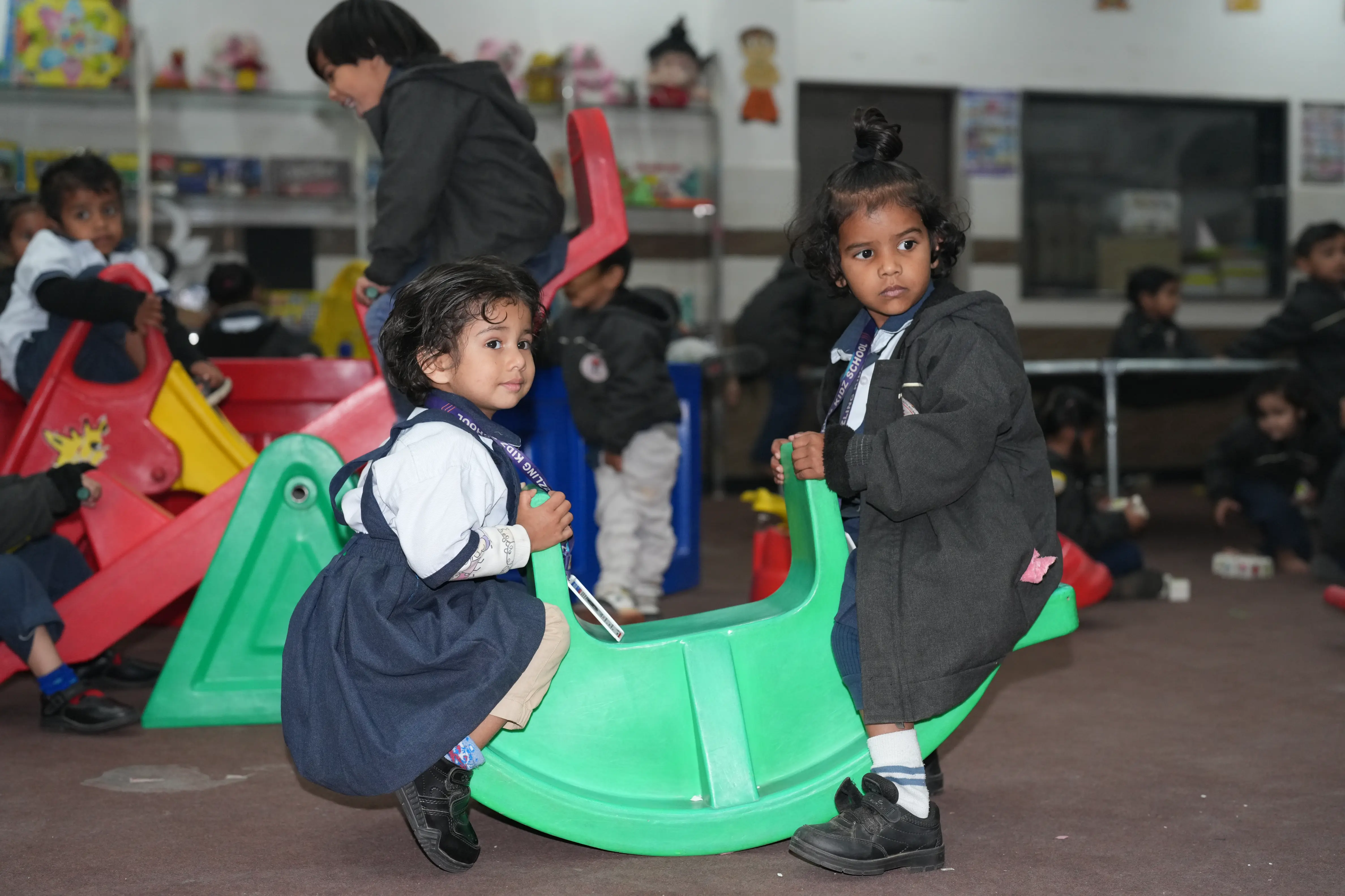 About Dazzling Kidz School